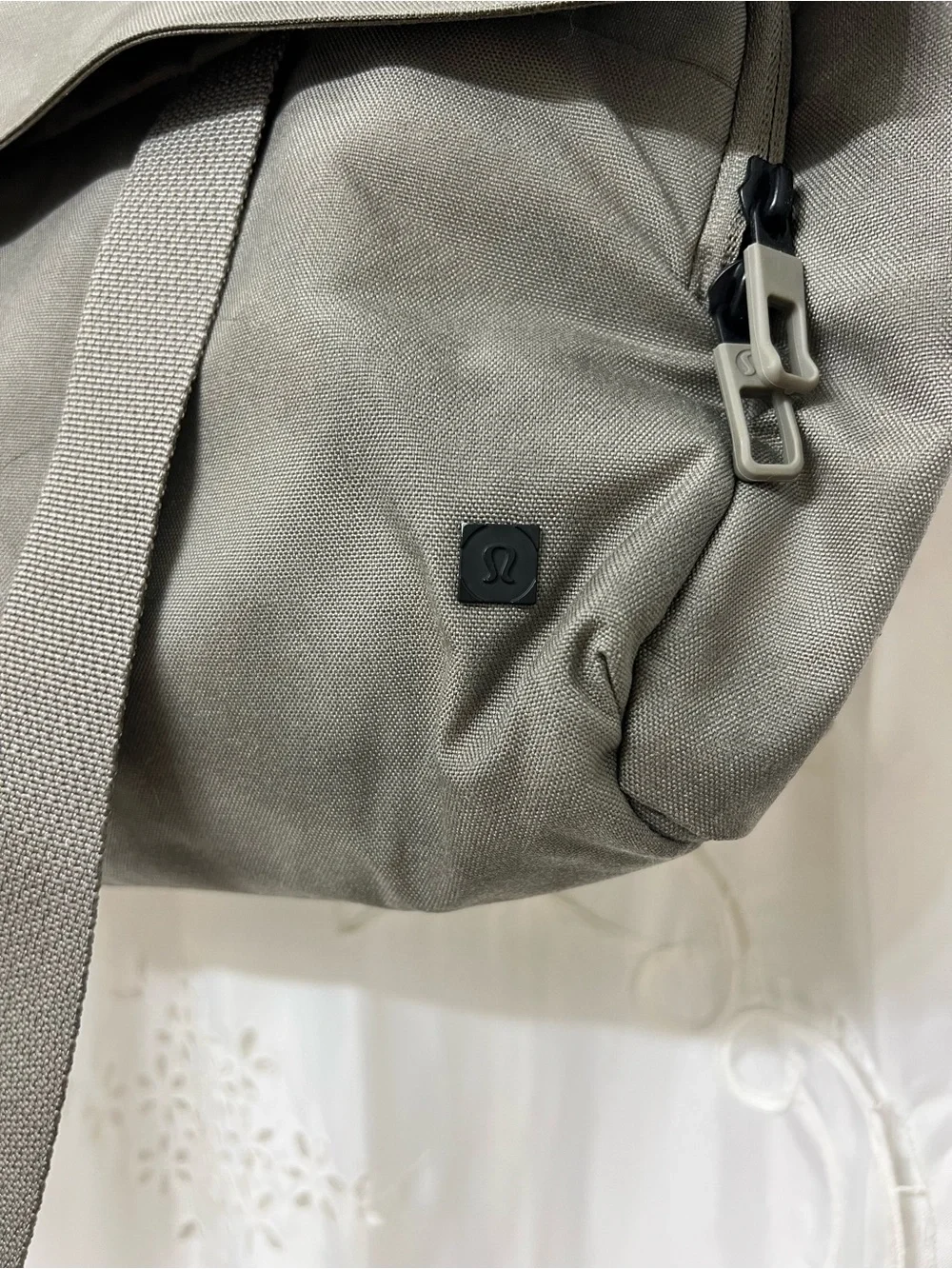Lululemon Command the Day Duffel 37L Dark Olive Gym Travel Bag